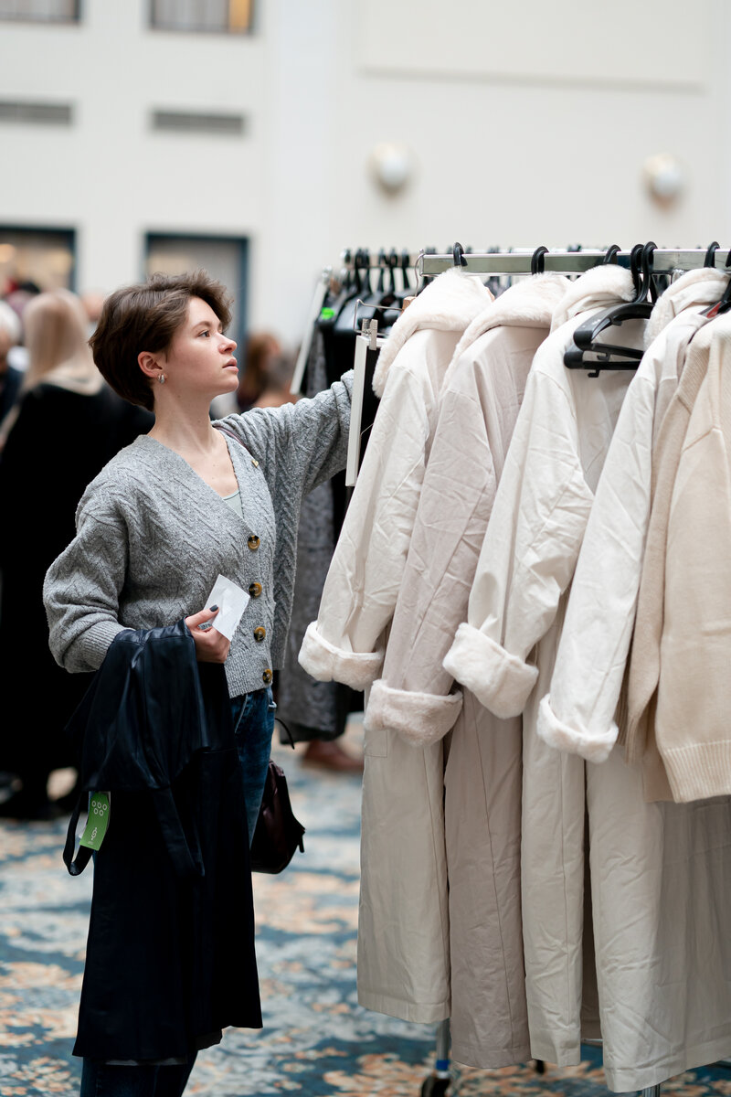     В отеле «Балчуг Кемпински Москва» прошла 11-я Благотворительная барахолка
