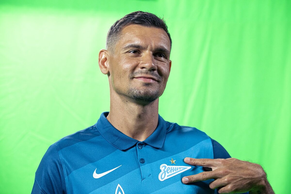 Деян Ловрен.