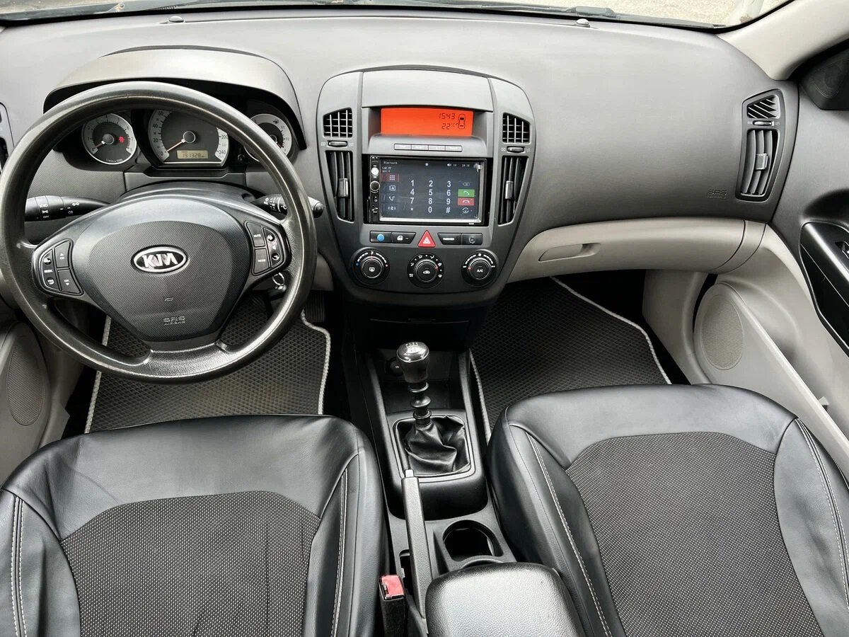 Интерьер компакта.