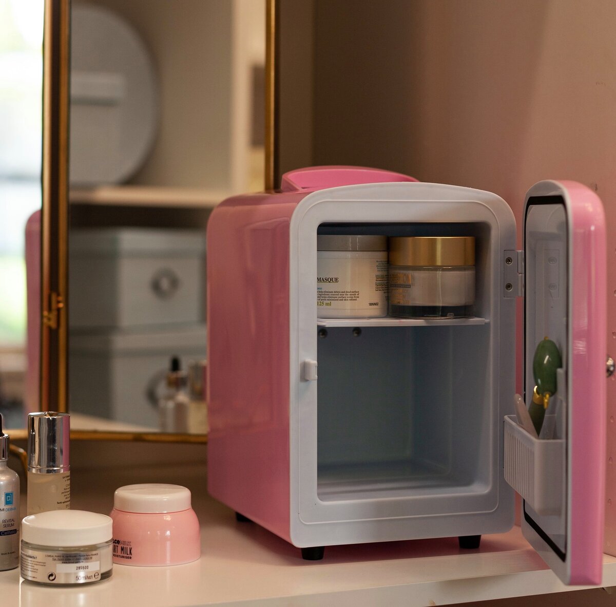 Бьюти-холодильник в винтажном стиле (объем 4 литра)