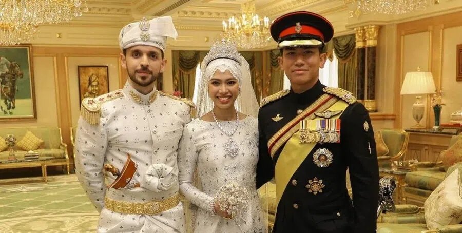 Принцесса Фадзилла с мужем и братом, принцем Абдулой Матином. Фото: Instagram tmski