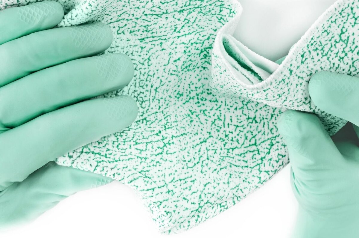 Резиновые перчатки – неотъемлемый аксессуар каждой современной хозяйки.