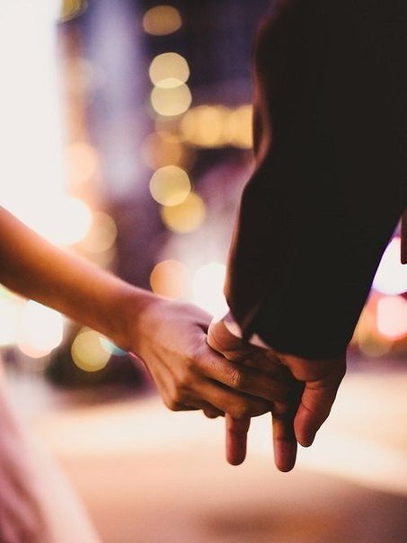 Как можно чаще прикасайтесь к своему мужчине.