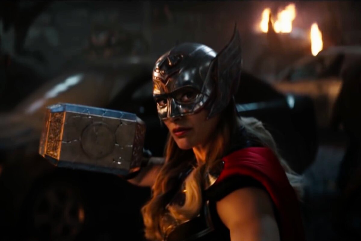 Джейн Фостер и Мьёльнир