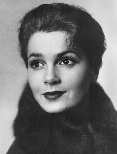 Элина Быстрицкая