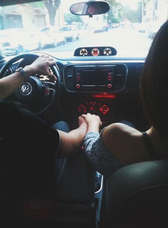 - Вашей тёте Гале надо памятник при жизни ставить - закончил Сергей, выезжая на трассу. (ЯндексКартинки)