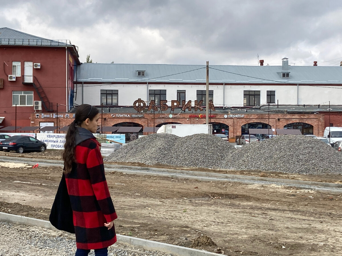 Что? Опять кто-то в клетчатом пальто? Когда уж мои клетчатые рубашки прибудут!