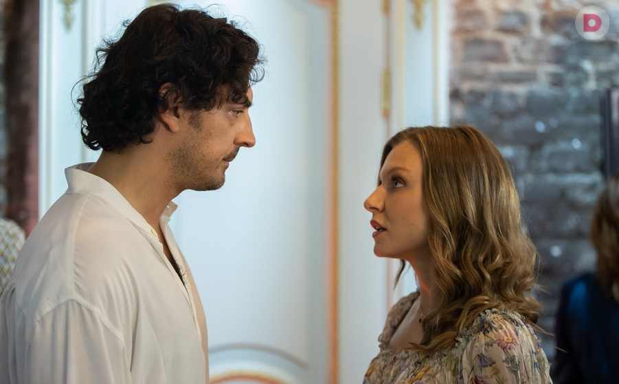 Испугавшись своих чувств, Геннадий предает Веру