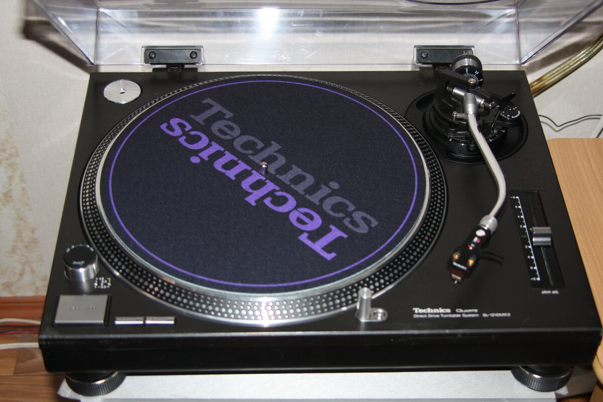 Technics SL-1210MK2
