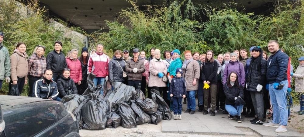   Участие в субботнике приняли около 22 тыс. человек. Фото: Администрация города Омска