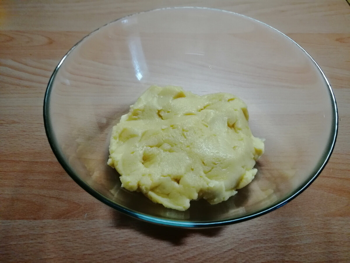 Приготовленное тесто без яиц. 