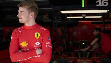 Шварцман достойно дебютировал в практике «Формулы-1». Хоть ему и мешал Ферстаппен  📷
