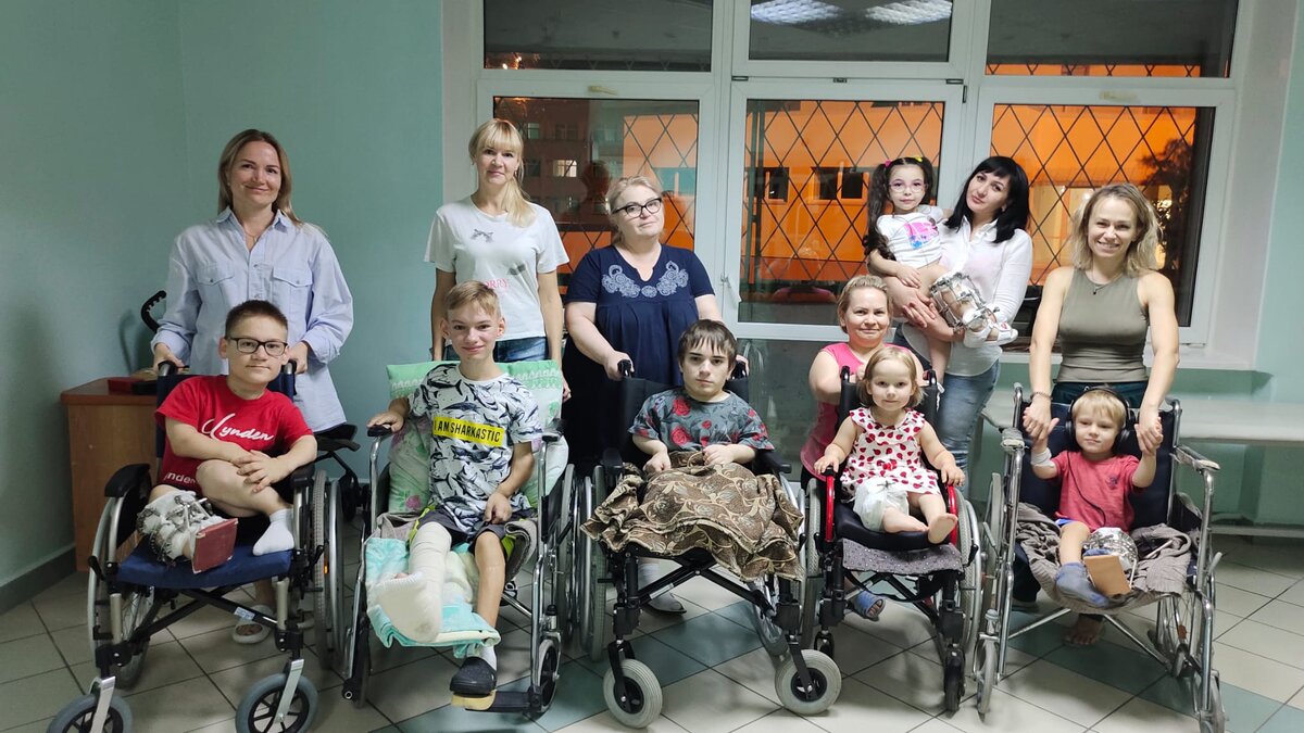 Встреча детей и родителей из группы "Псевдоахондроплазия" на лечении  в 14  отделении Центра Илизарова г. Курган. фото: И.В.Афанасьева