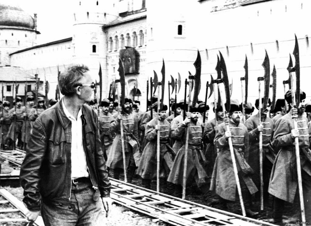 Леонид Гайдай на съёмках фильма "Иван Васильевич меняет профессию"
