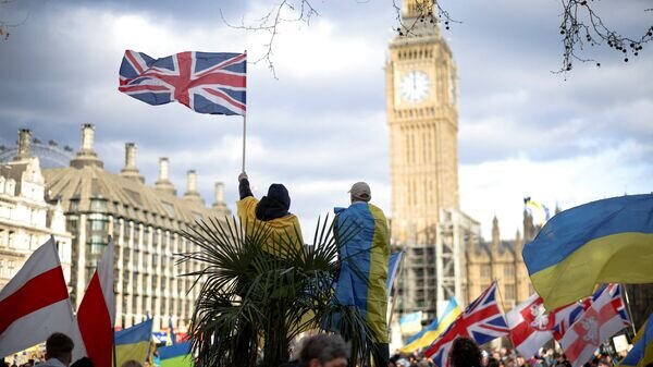   © REUTERS / Henry Nicholls