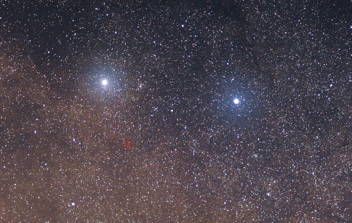 Источник: https://upload.wikimedia.org/wikipedia/commons/6/61/Alpha%2C_Beta_and_Proxima_Centauri_%281%29.jpg