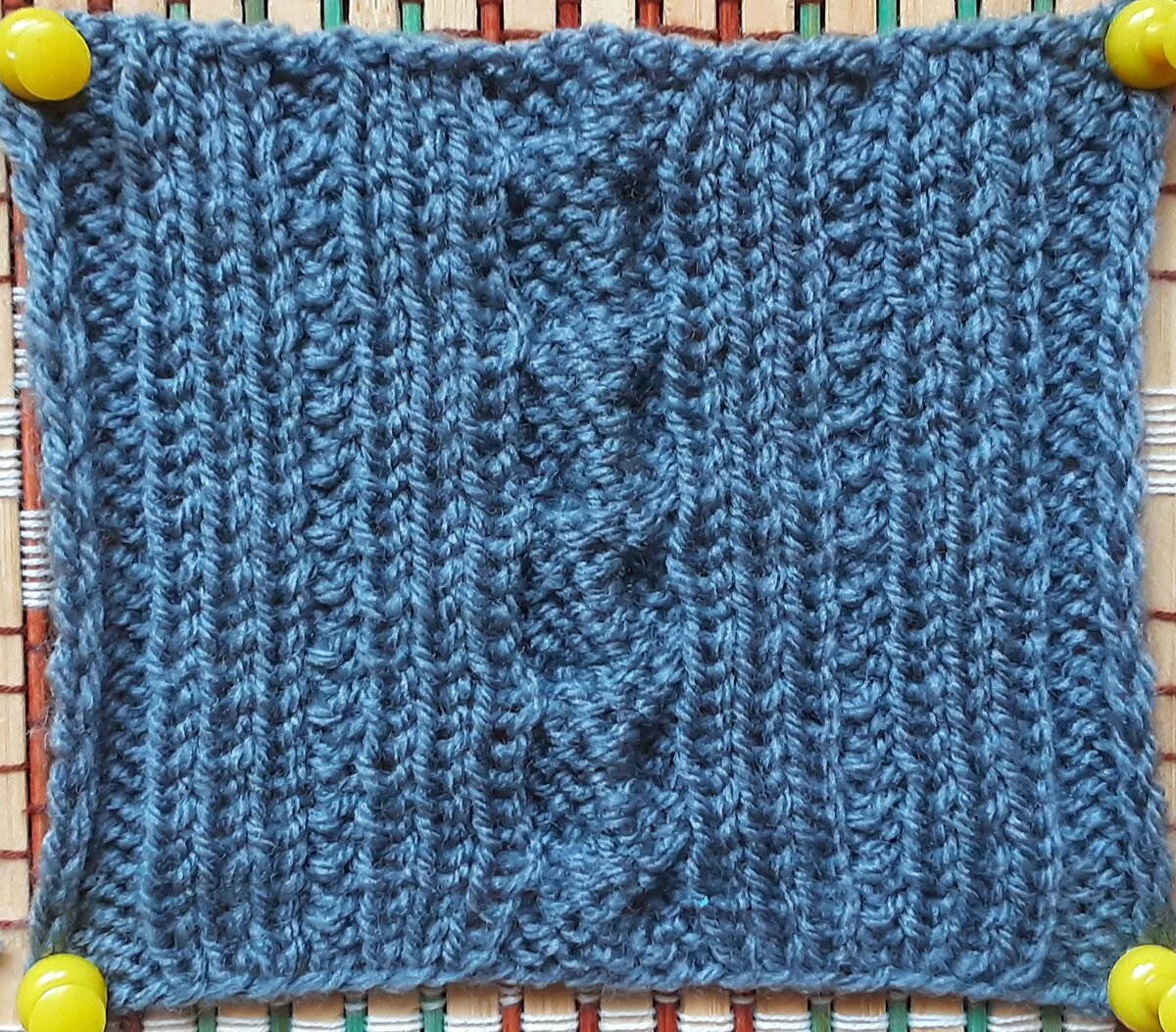 Изнаночная сторона узора.