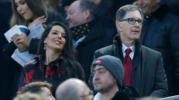    Владелец «Ливерпуля» Джон Генри с женой.