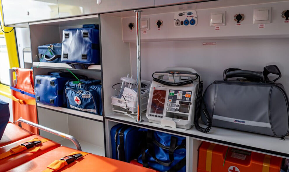    В Новом Уренгое станция скорой помощи получила 2 новых автомобиля