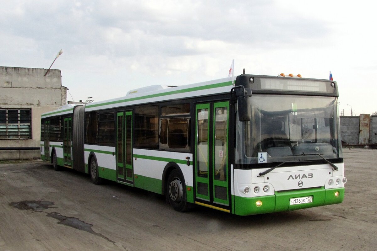 ▲ ЛиАЗ-6213.22 в НПАП-2. Нижний Новгород, 30 апреля 2015 г. Машина автора статьи   /// Фото автора