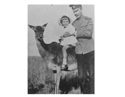 Александр Эдуардович Фальц-Фейн с сыном Эдуардом. 1916.