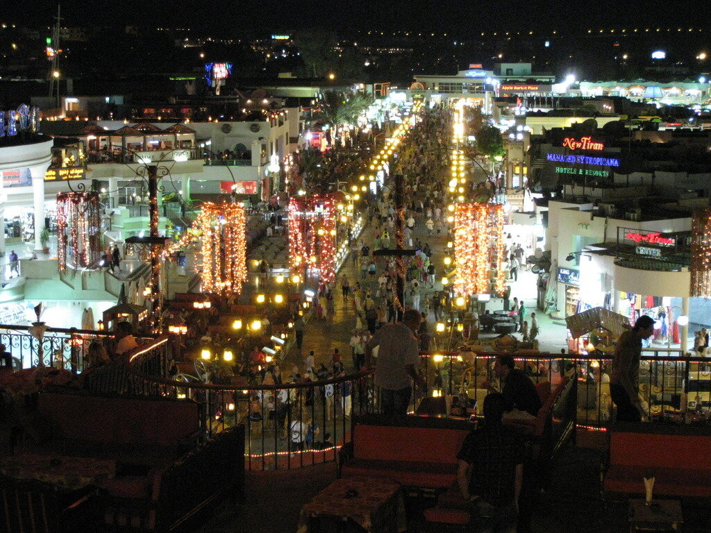 Фотогалерея променада в Наама Бей