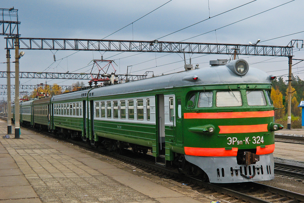  ЭР9ПК-324. Источник: railgallery.ru