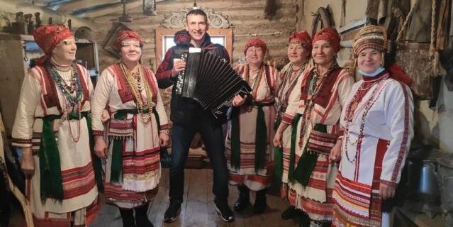    Репортёр Metro в доме-музее "Этно-кудо". Дмитрий Роговицкий.