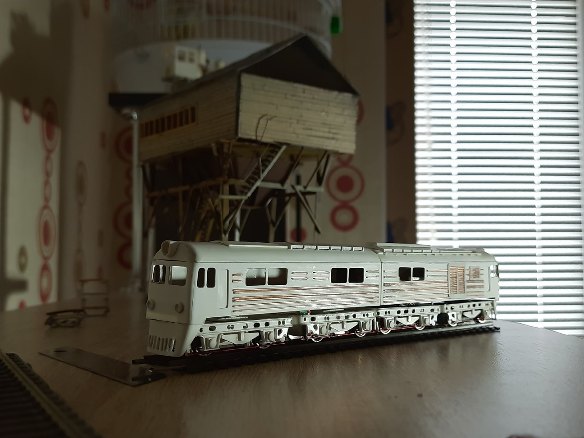 В процессе производства, неокрашенная модель