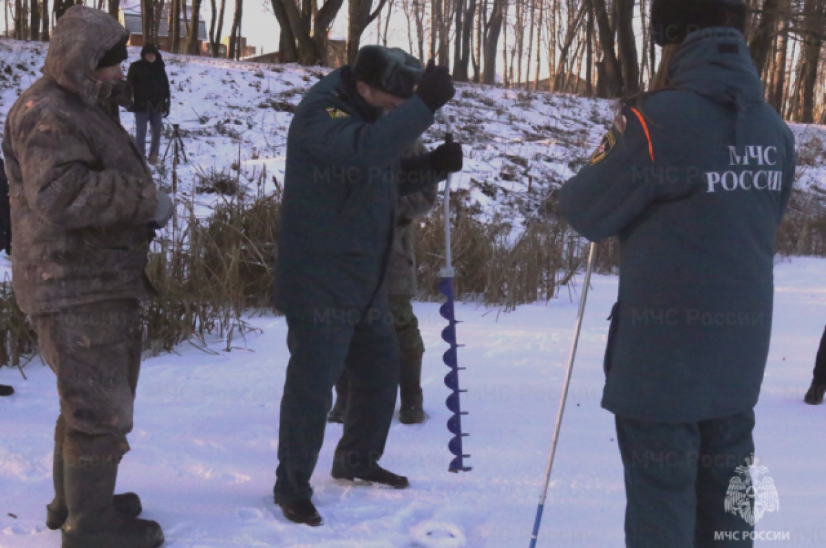    Сотрудники МЧС провели рейд на пруду в Центральном парке Тулы