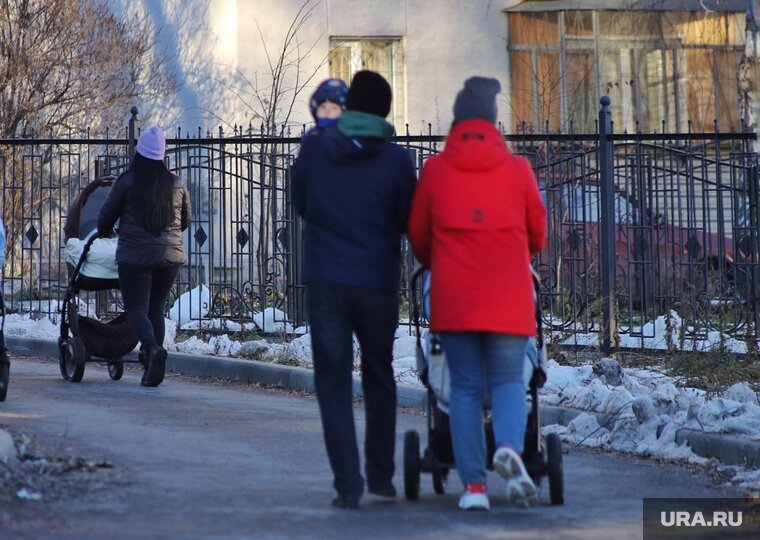    На третьего ребенка должны выплачивать ту же сумму, что и на первого, считает Сергей Леонов