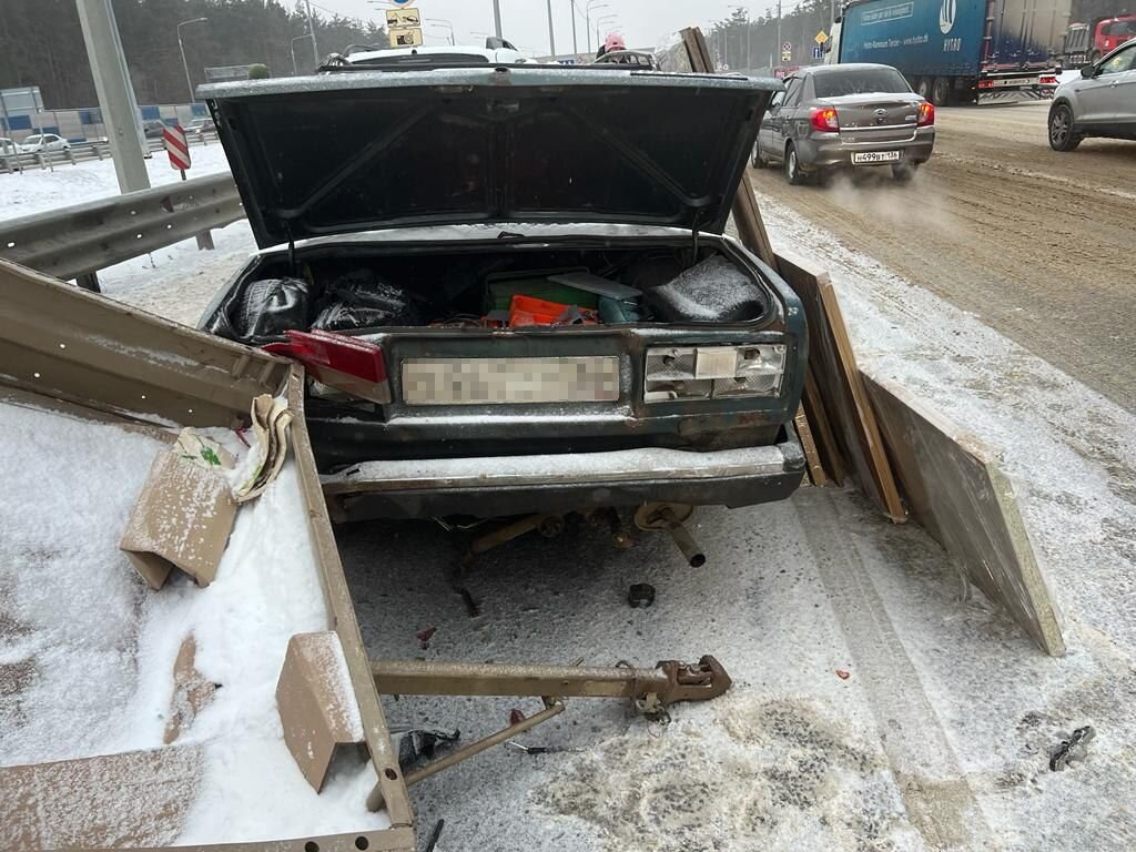    На месте аварии. Фото: пресс-служба регионального управления МВД