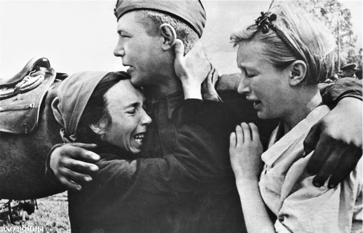 Руку жали провожали. Приветствие рукопожатие. Провожала руку жала. Стихи военных лет. Текст песни.