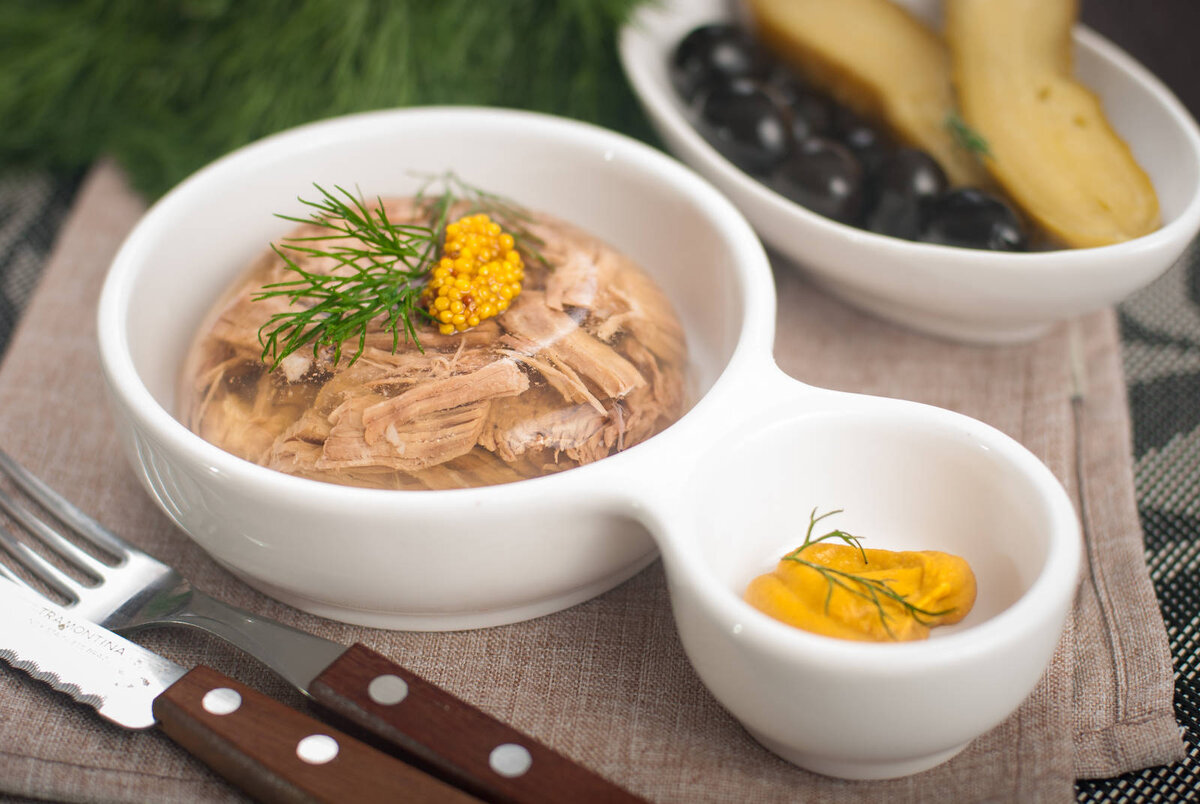 На фотографии вариант сервировки блюда