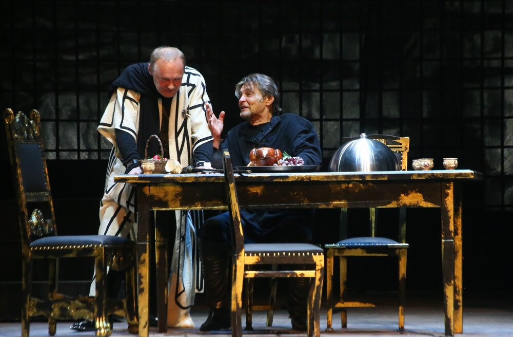 Александр в роли короля Ричарда  (справа) и Виталий Кищенко - герцог Бекингем (слева). Ведяшкин. Фото: Сергей /Агентство городских новостей «Москва» 