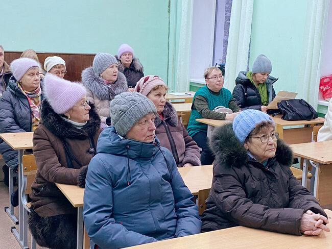 Болезненная тема транспортной доступности вызвала немало вопросов на встрече в микрорайоне Кирова