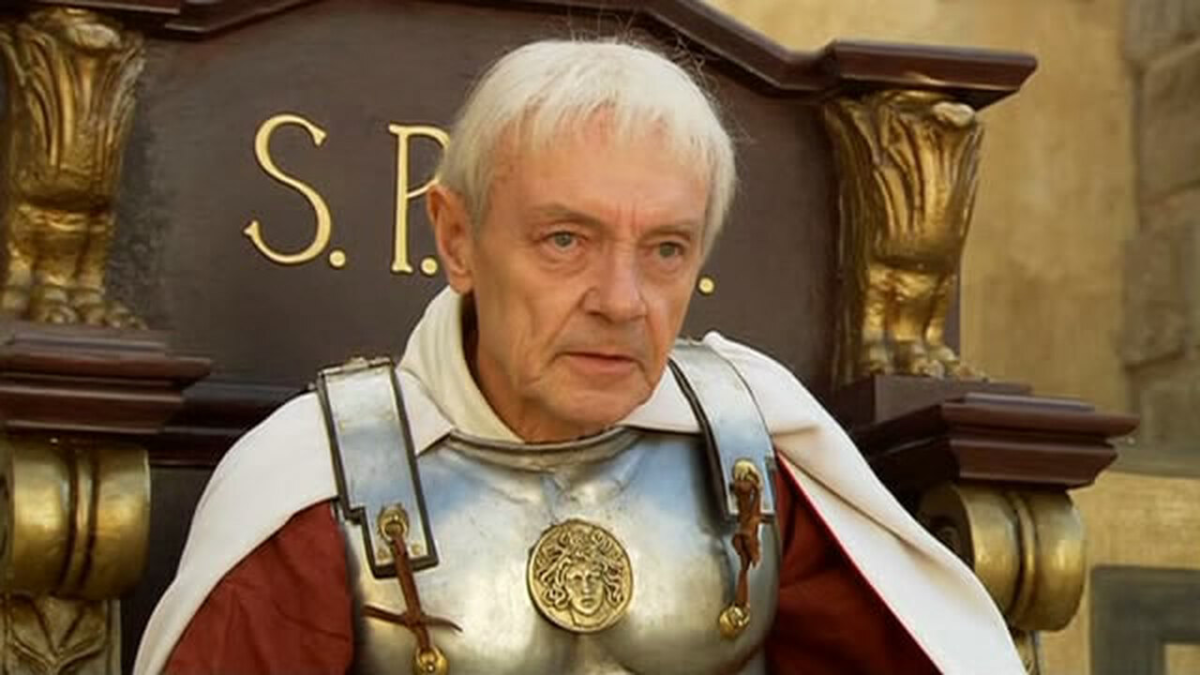 Понтий Пилат из сериала "Мастер и Маргарита" (2005) в исполнении Кирилла Лаврова