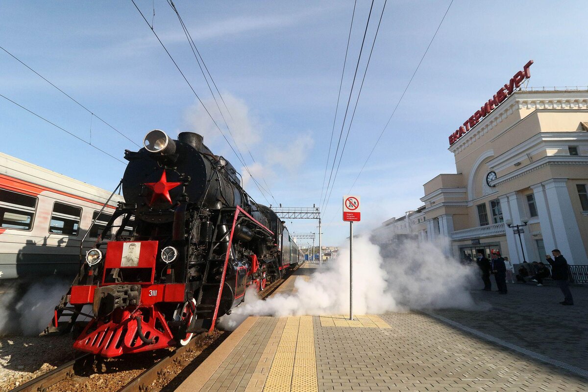 фото паровоза "Уральский экспресс"(источник фото rg.ru)
