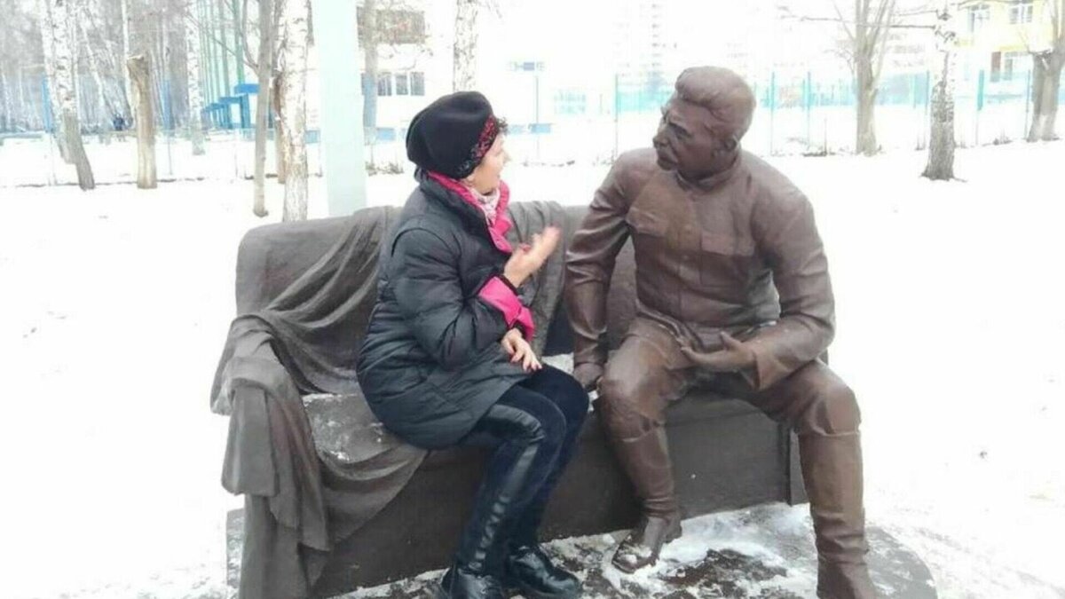     Депутат Госсовета Татарстана Хафиз Миргалимов одобрил установку памятника Иосифу Сталину в частной школе в 25 комплексе. Соответствующим мнением он поделился в своем видеообращении.