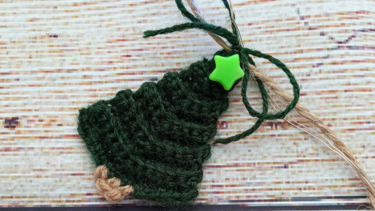 Вязаные елочки крючком. Гирлянда