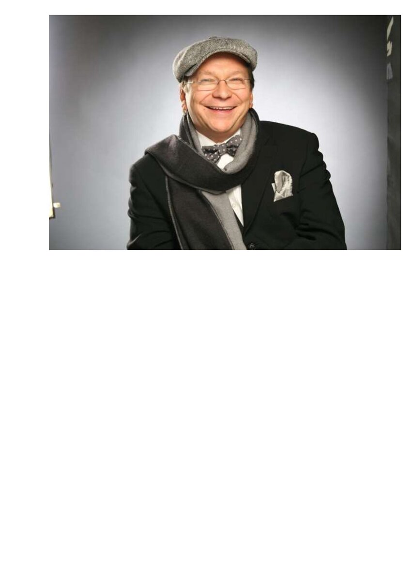 Игорь Станиславович Угольников. Родился 15 декабря 1962 года в Москве. Российский актёр, кинорежиссёр, сценарист и продюсер. Заслуженный артист Российской Федерации (2016). 