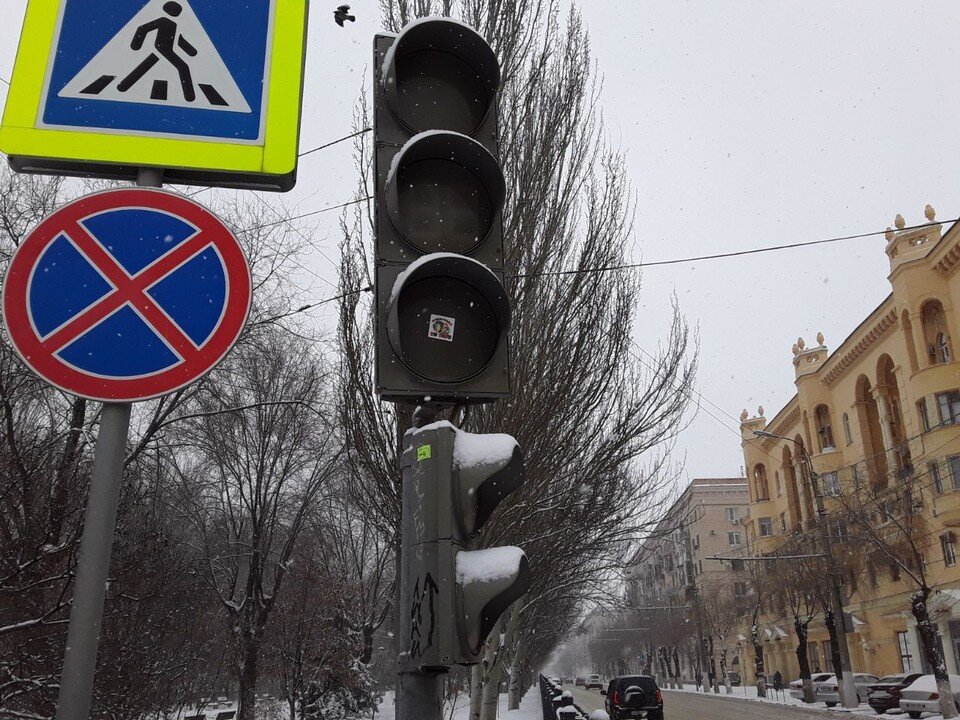     Светофоры в центре потухли, как свет в домах и офисах. Геннадий БИСЕНОВ