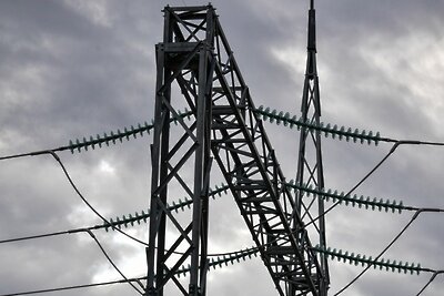    Провода и изоляторы электрической подстанции ©Александр Вильф РИА Новости