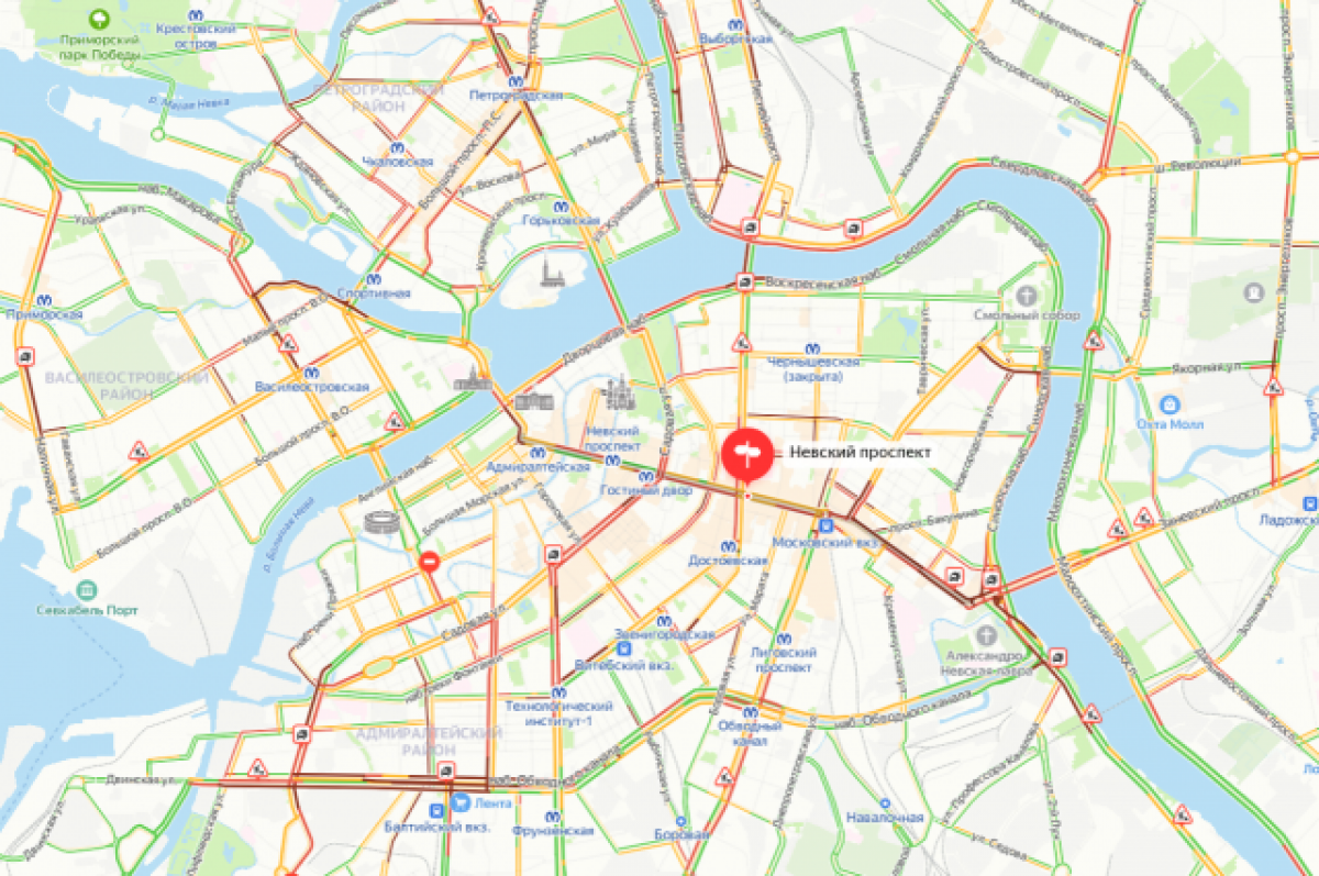    Пробки в Петербурге вечером пятницы, 16 декабря, достигли 8 баллов