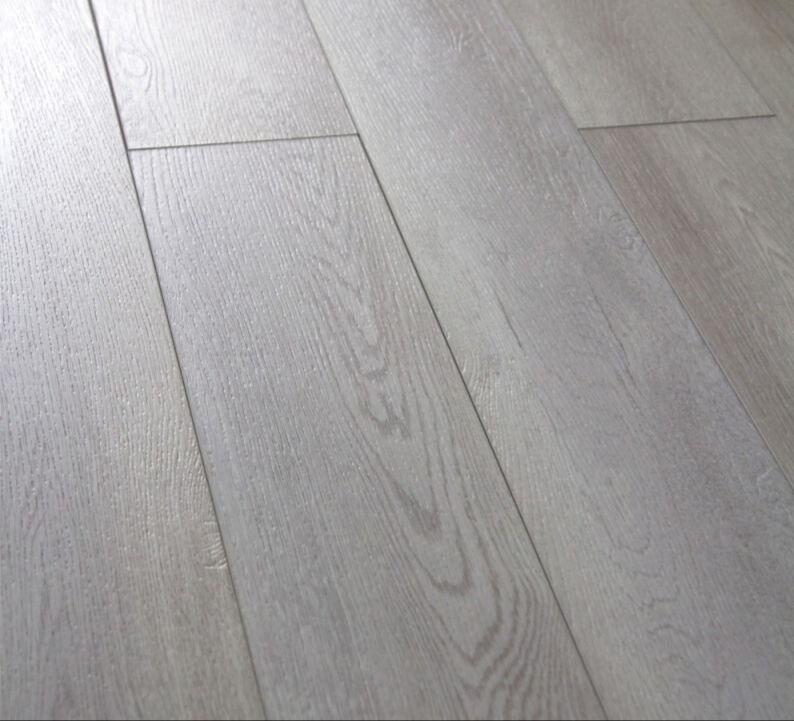 Кварцвинил штука хорошая, но я не понимаю, почему песок с ПВХ может стоить таких денег!?