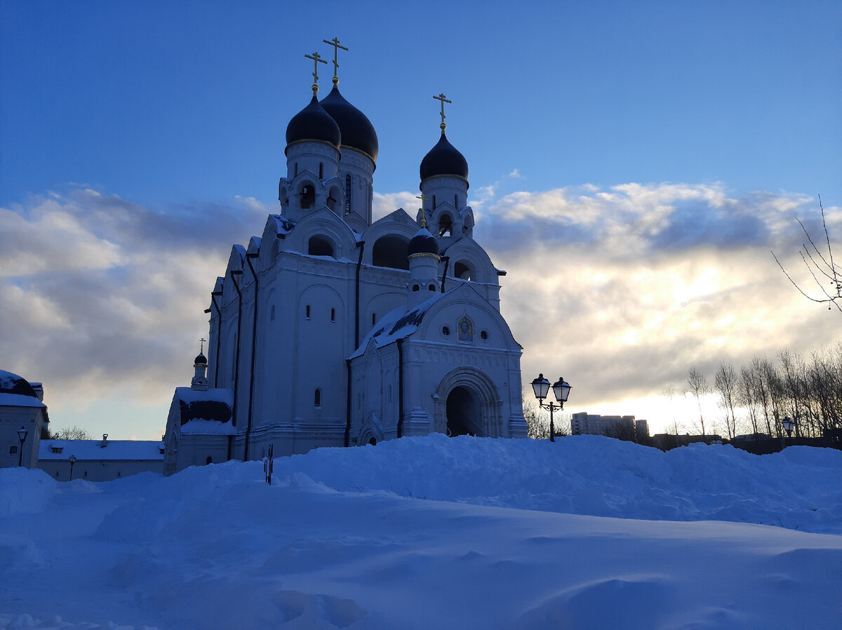 Москва храм Серафима Саровского в Раеве