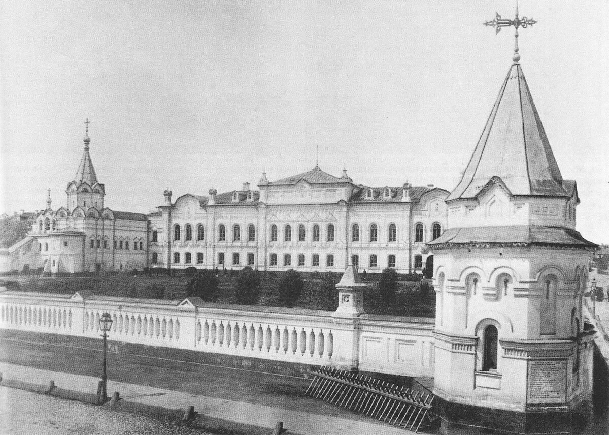 1882-1887 год. Здание архива МИД. Угол ул. Моховая и Воздвиженка.