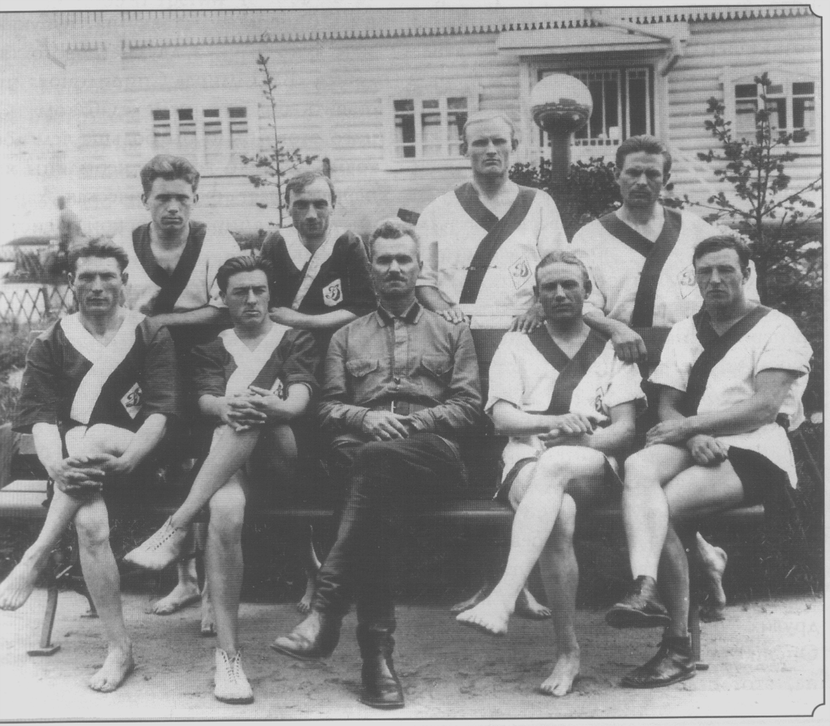 В.А. Спиридонов с учениками