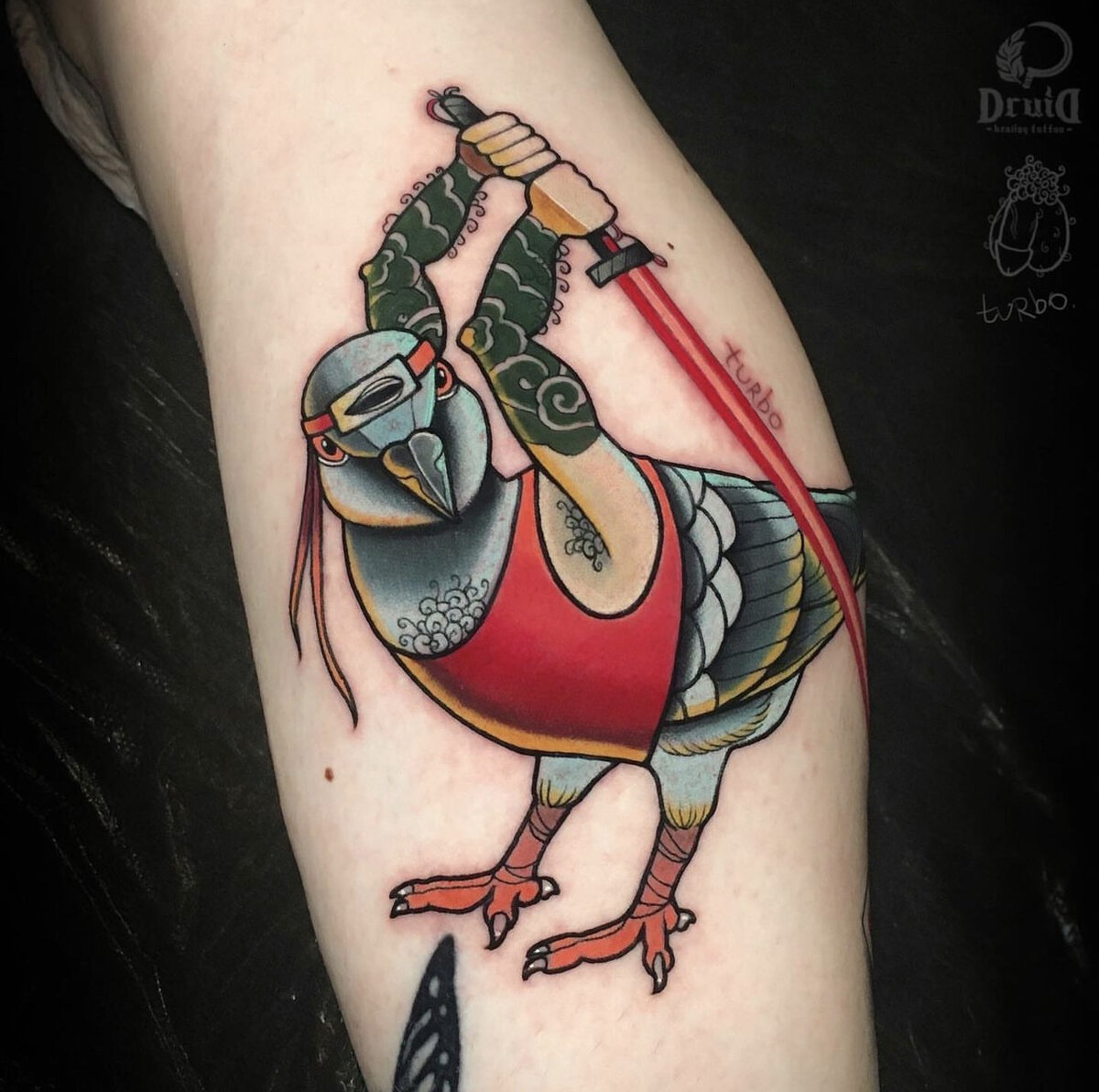 Татуировка, выполненная  тату мастером Павлом Чувиловым