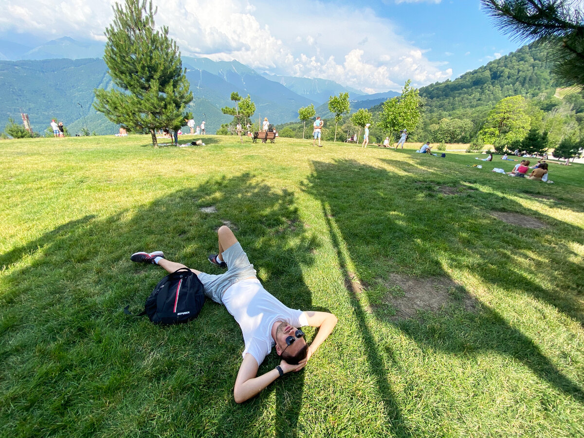 Можно лежать не только на пляже ))😀